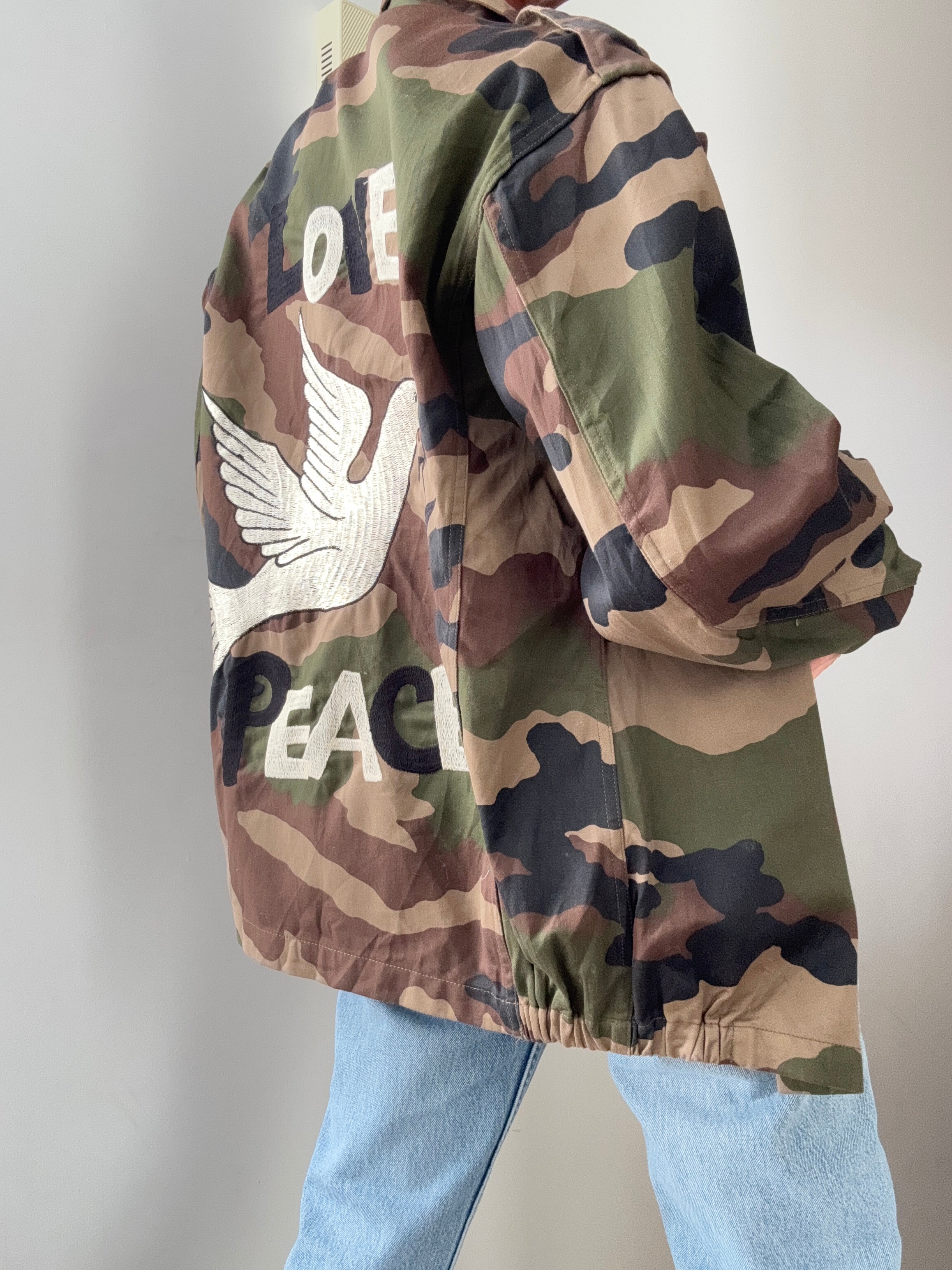 Future Nomads Shirts Med-Large Camo Peace & Love AW251