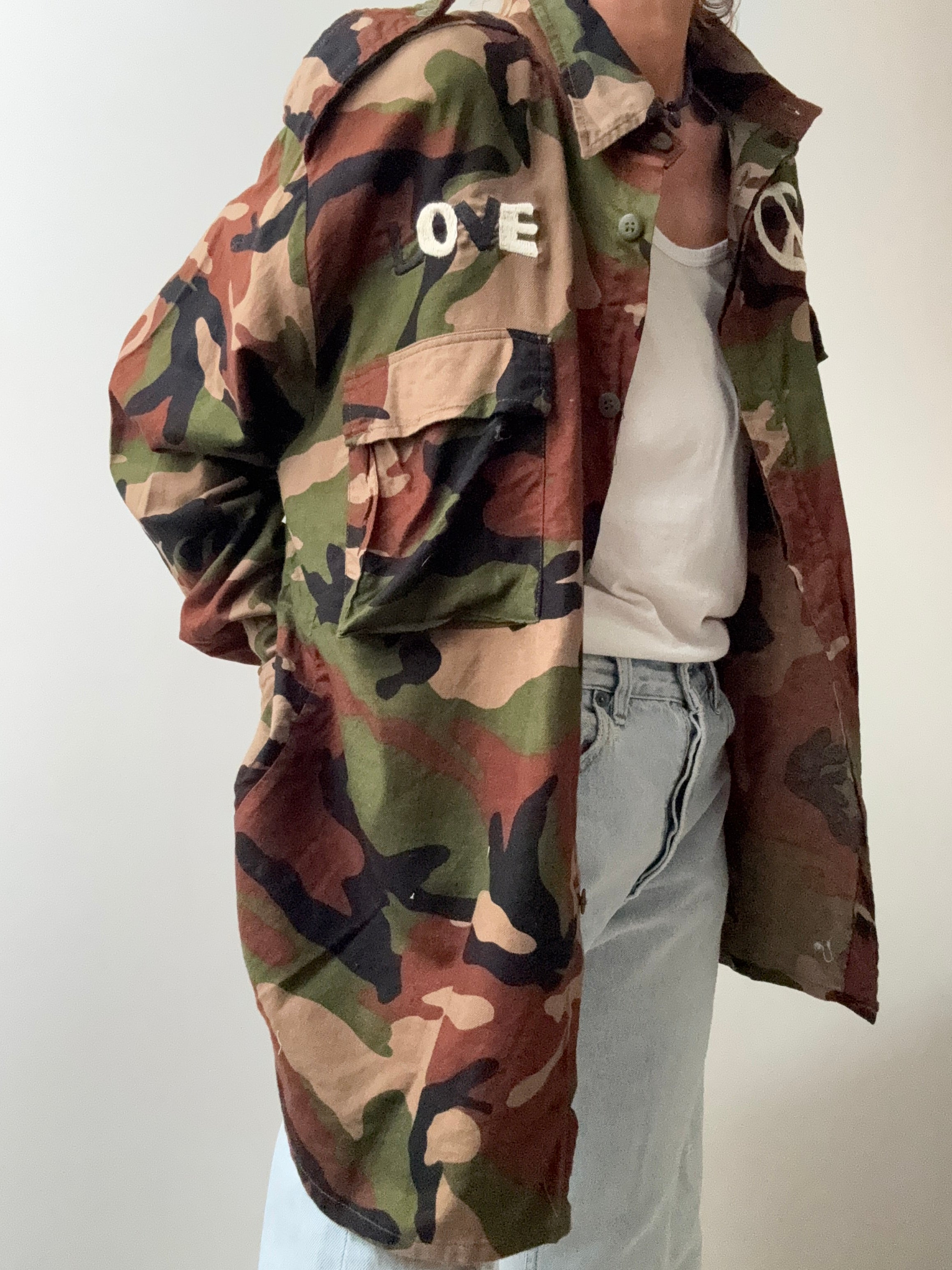 Future Nomads Shirts Med-Large Camo Peace & Love AW256
