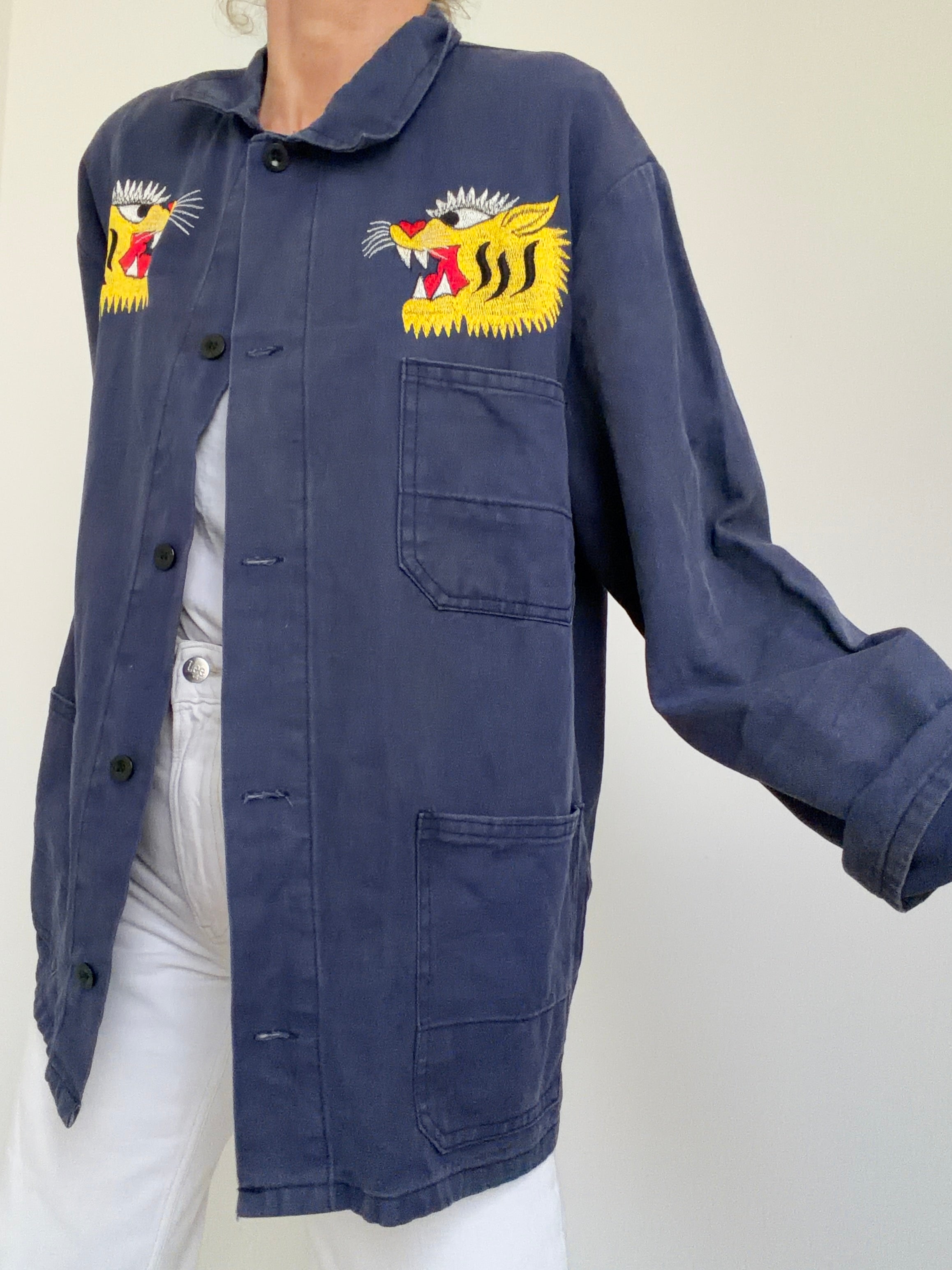 Future Nomads Shirts Medium Navy Tiger Vintage Shirt
