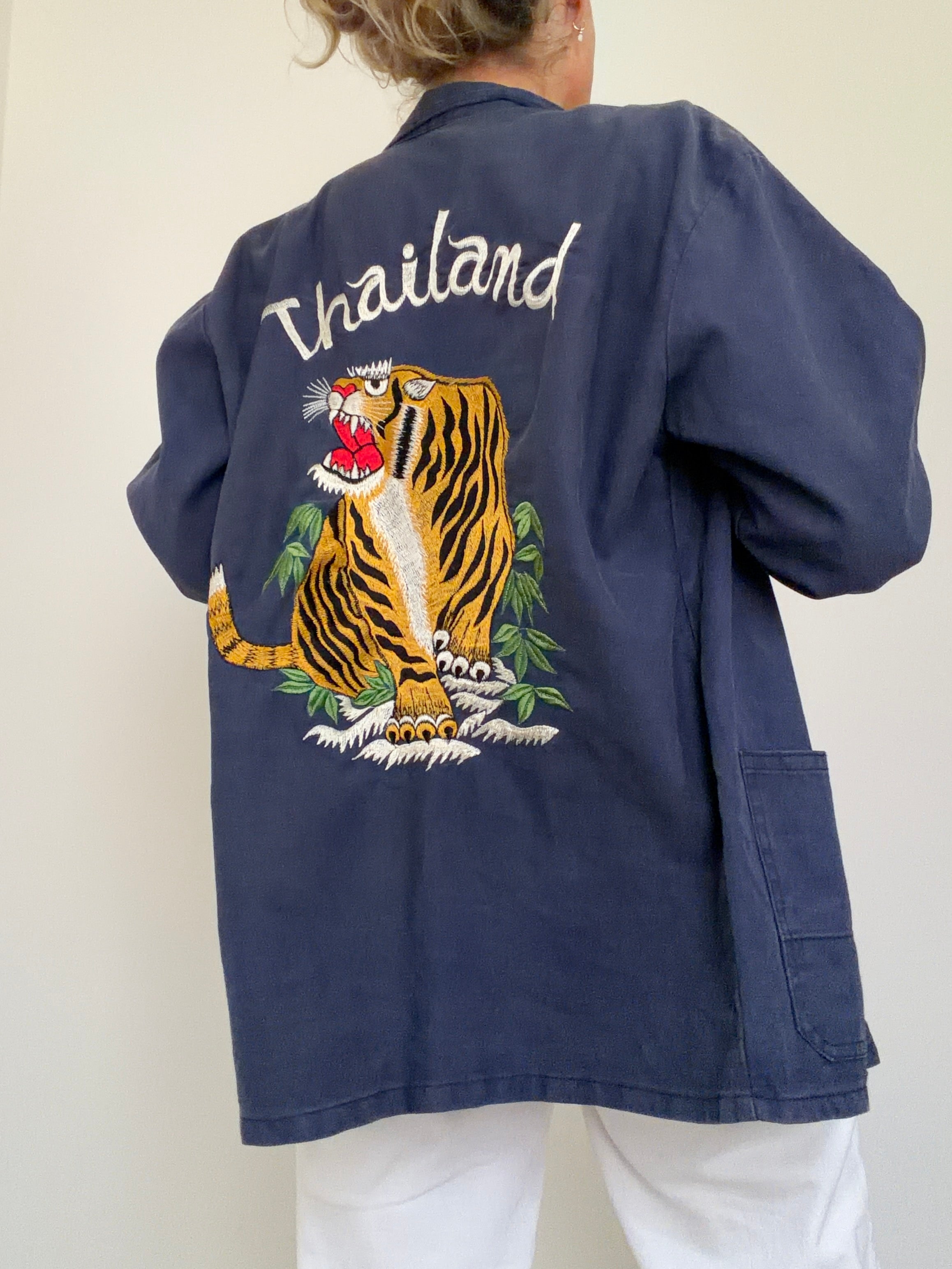 Future Nomads Shirts Medium Navy Tiger Vintage Shirt