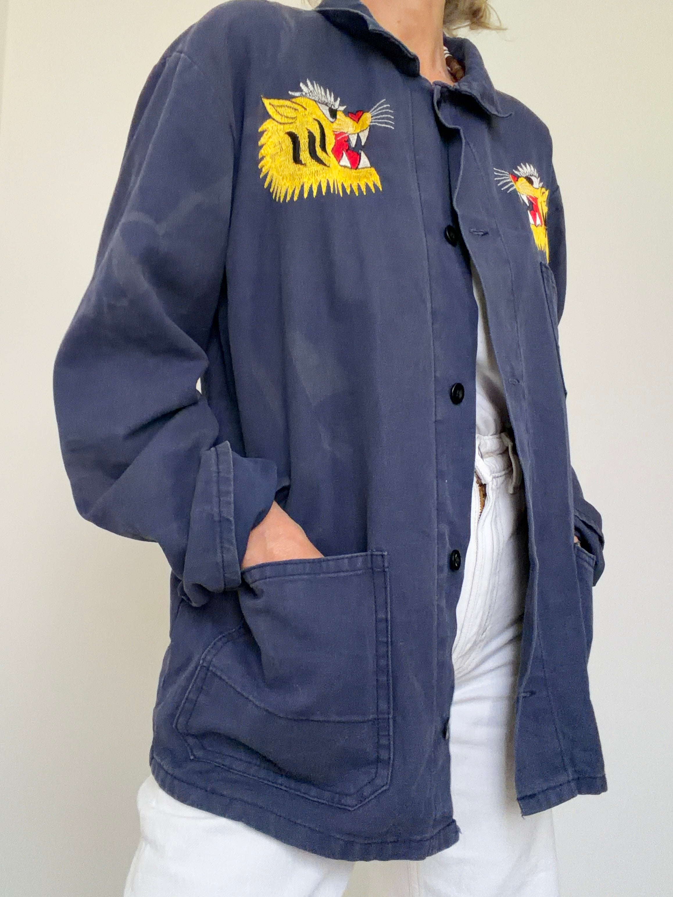 Future Nomads Shirts Medium Navy Tiger Vintage Shirt