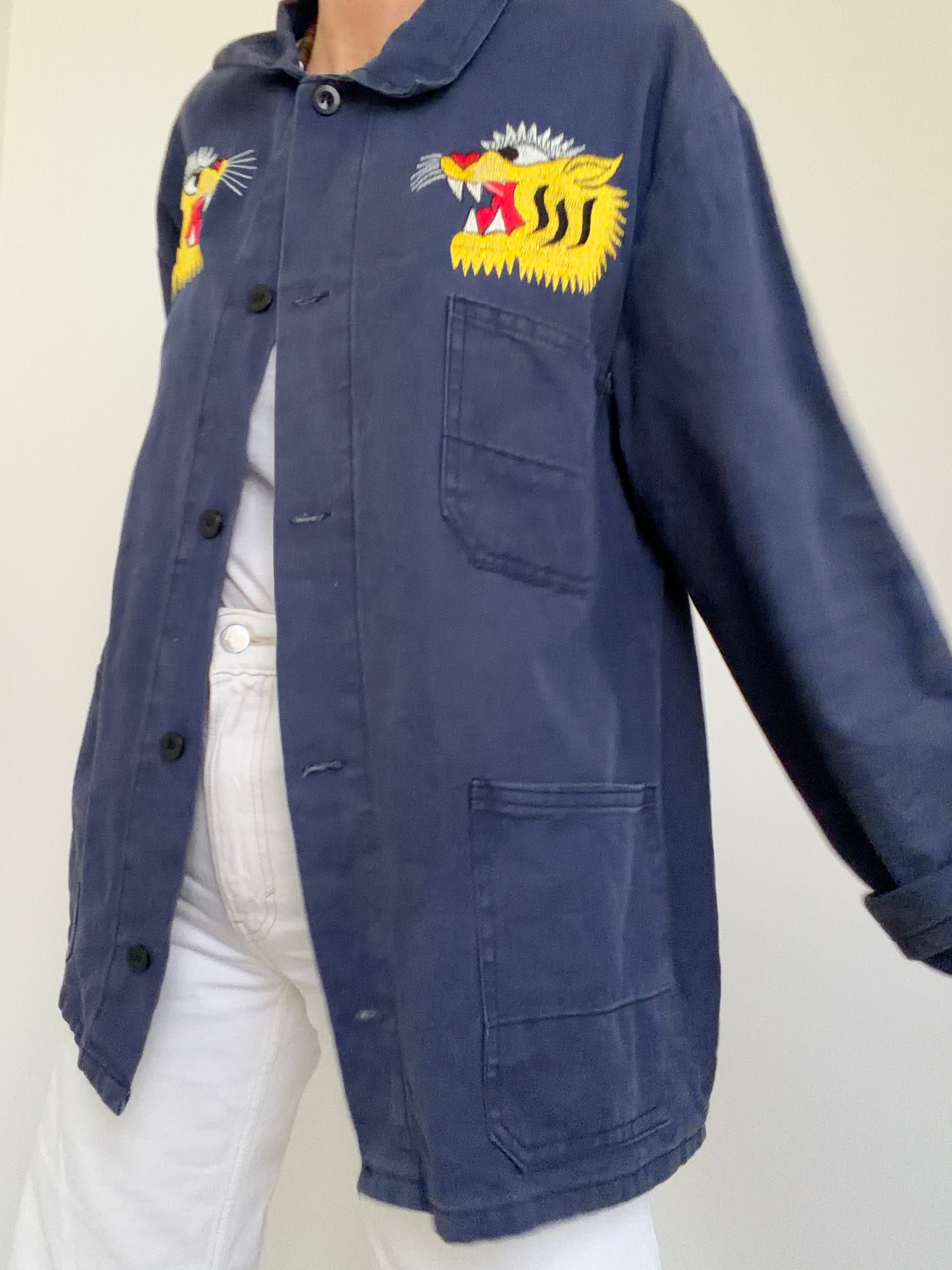 Future Nomads Shirts Medium Navy Tiger Vintage Shirt