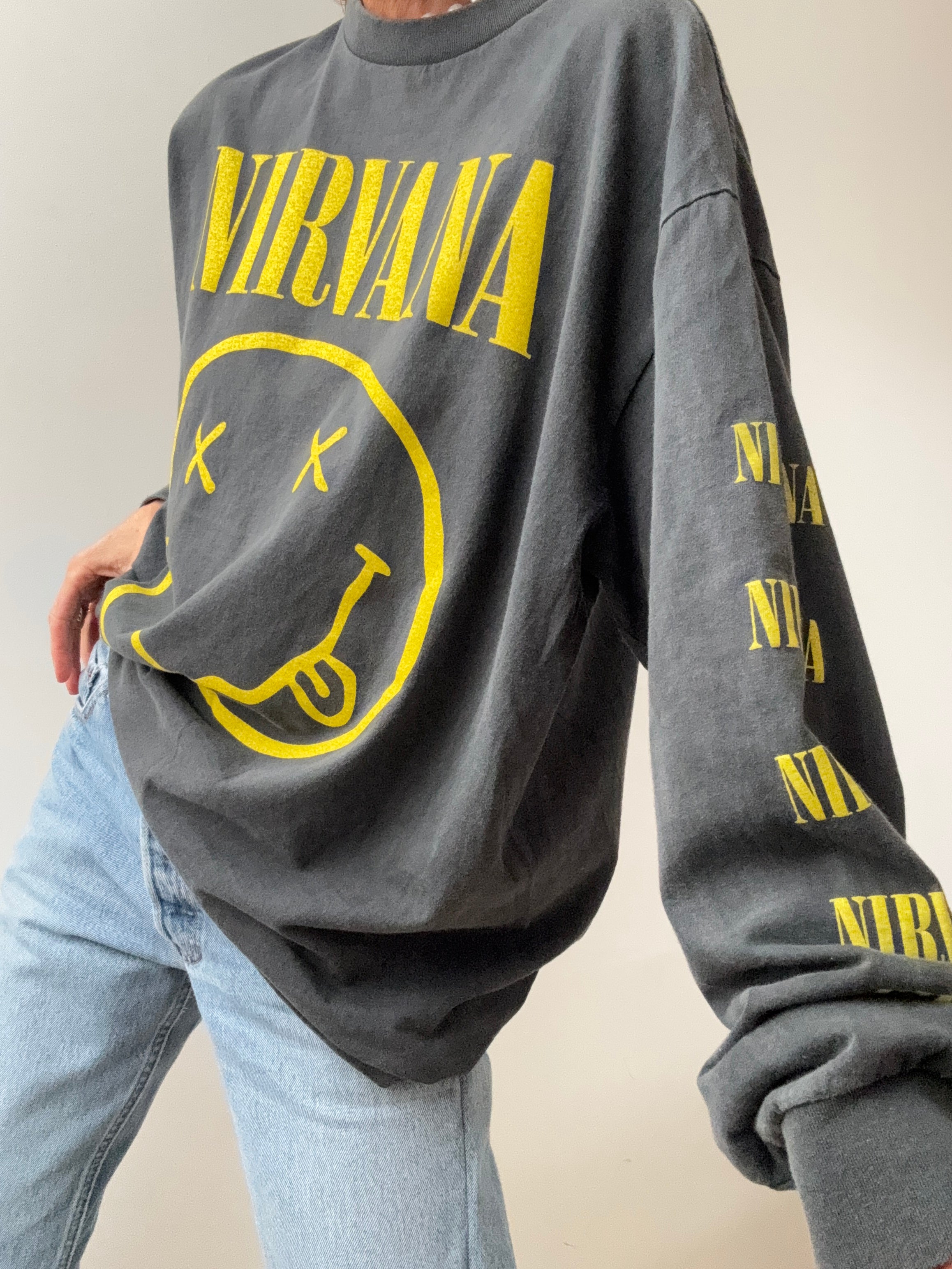 Future Nomads Tops Black Smiley Long Sleeve