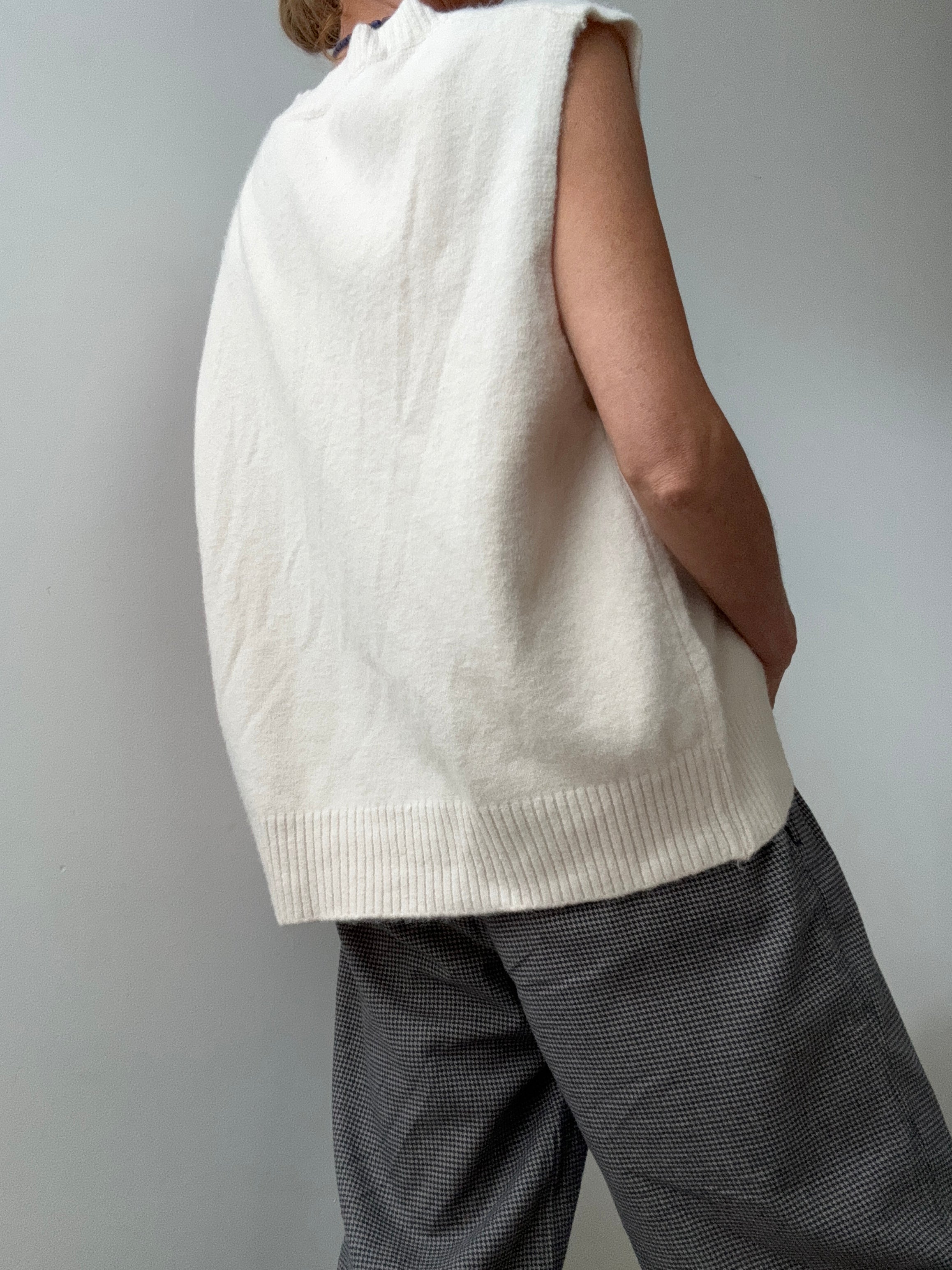 Future Nomads Vests One Size Blended Winter Knit Vest Cream