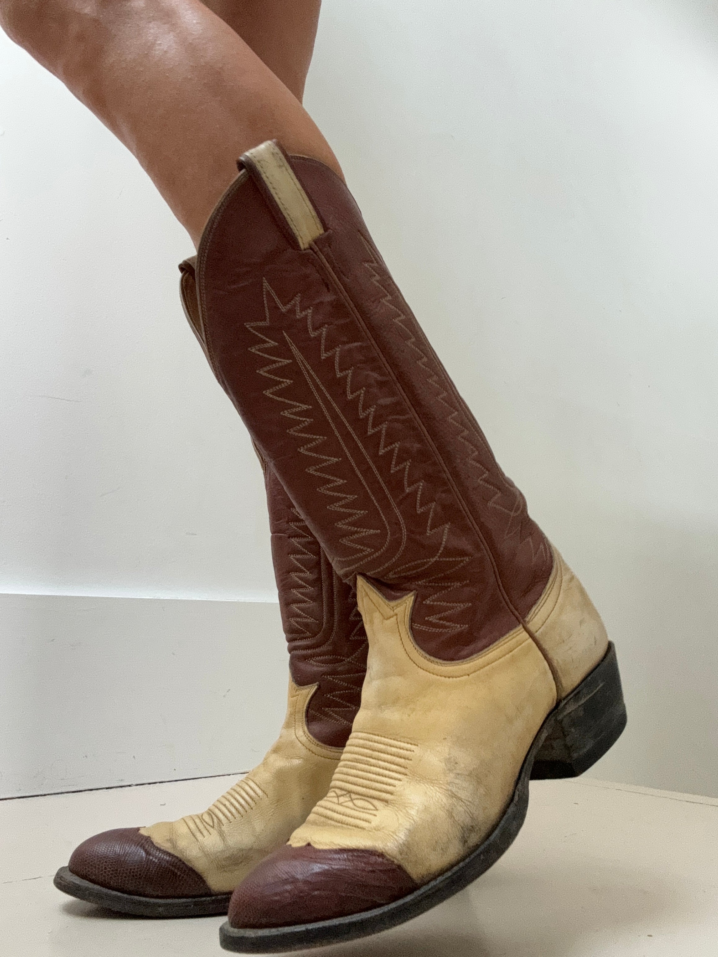 Jetsetbohemian Shoes EU 40 Tan and Cream Vintage Cowboy Boots 24
