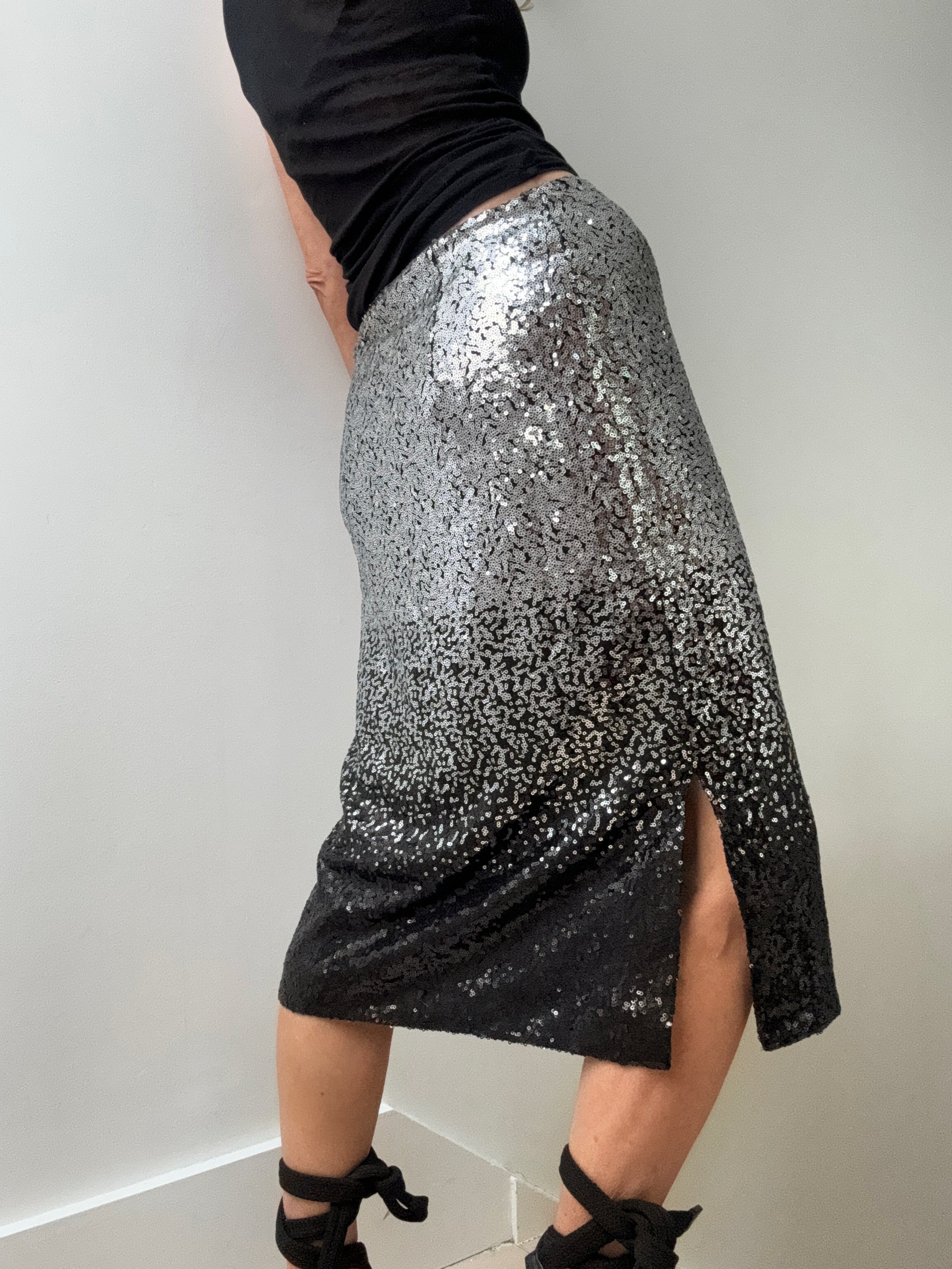 Jetsetbohemian Skirts Medium Silver and Black Sequin Skirt