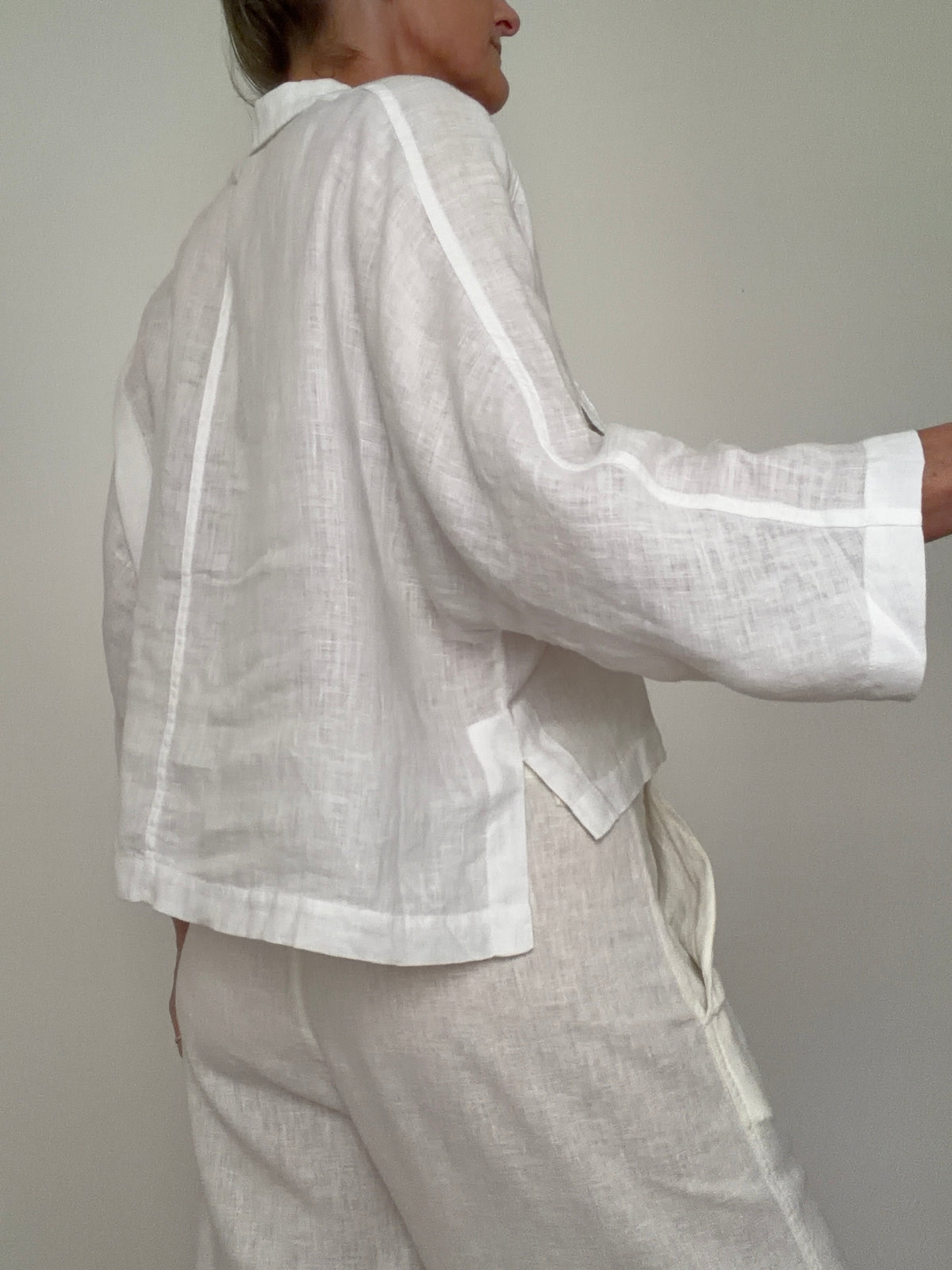 Linen Cropped Pocket Shirt