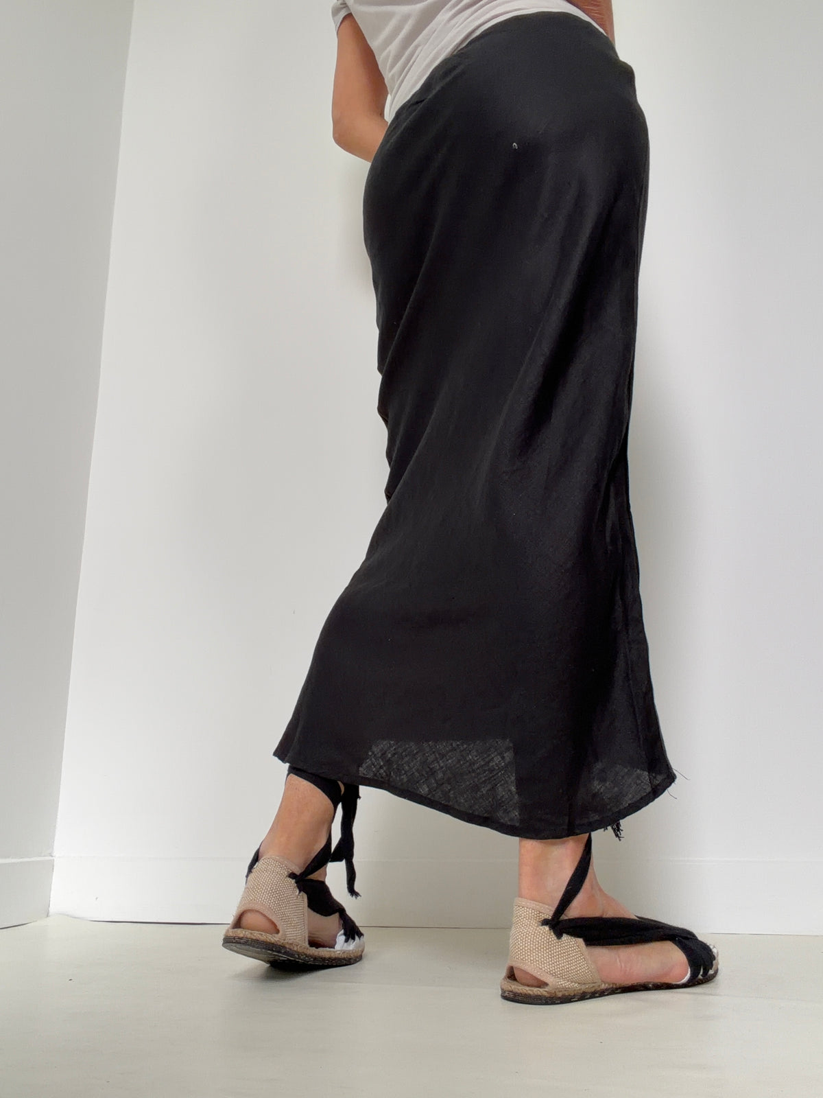 Bias Cut Linen Skirt Black