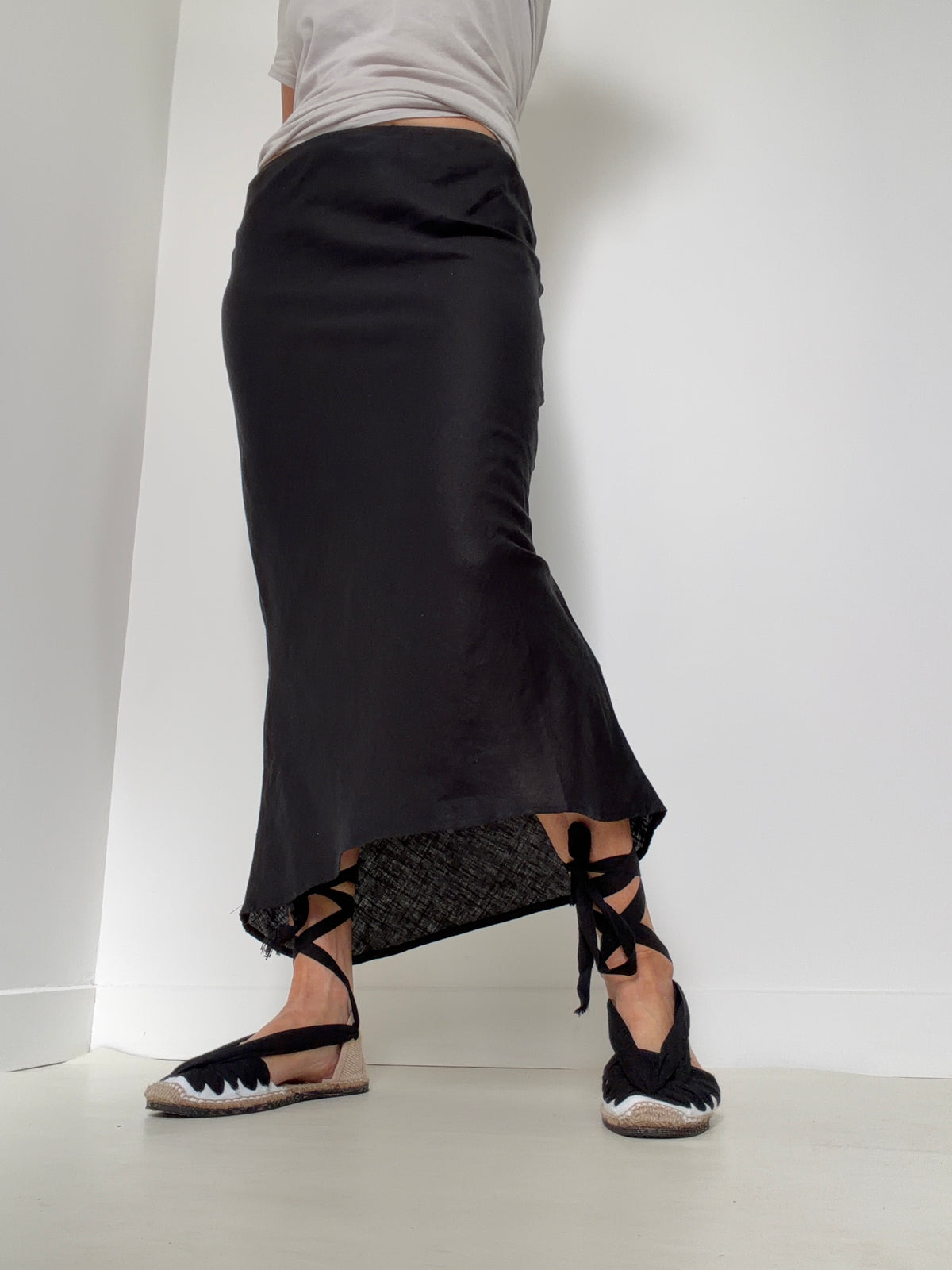 Bias Cut Linen Skirt Black