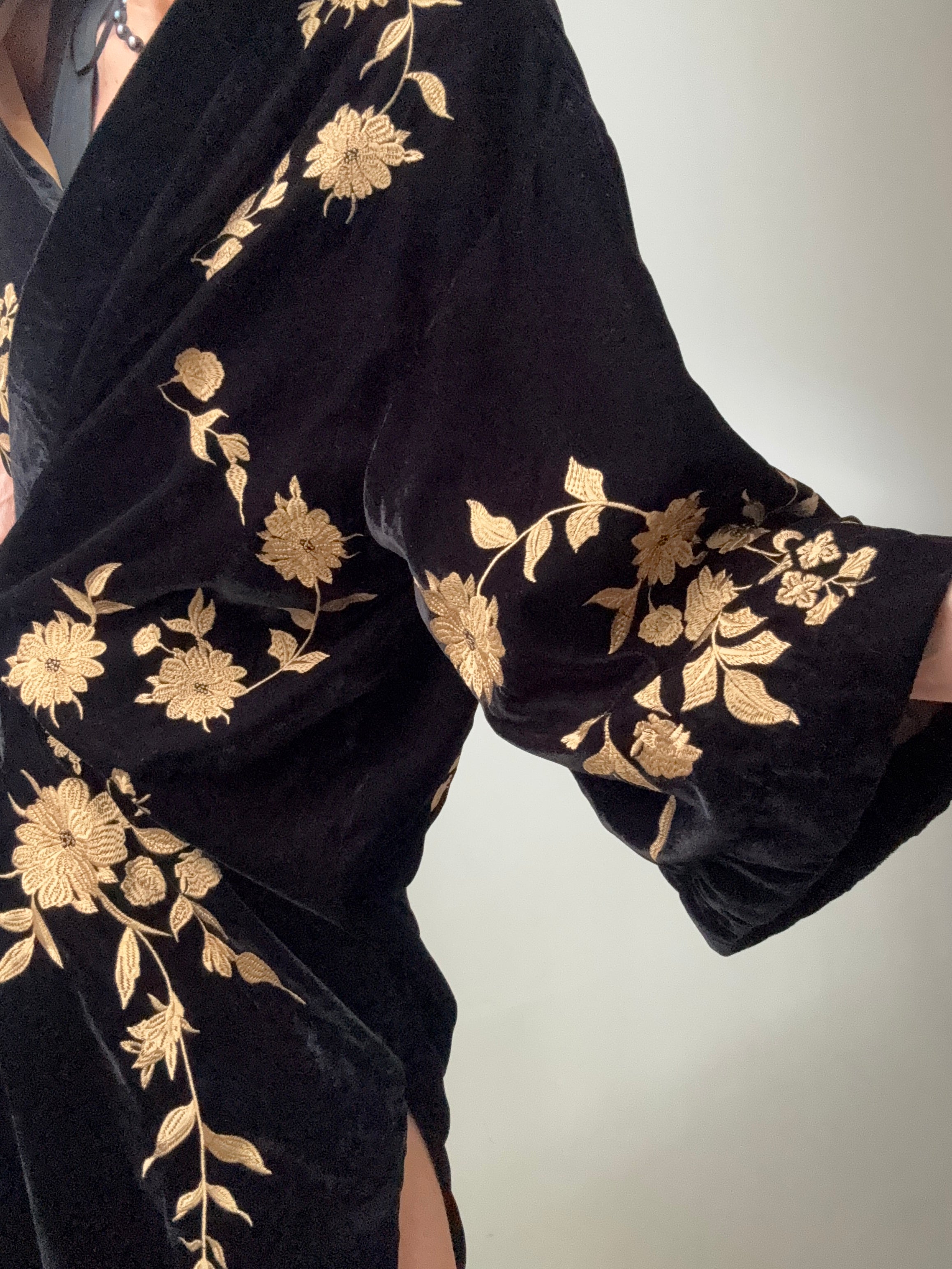 Kendra Embroidered Floral Velvet Kimono | Kimonos