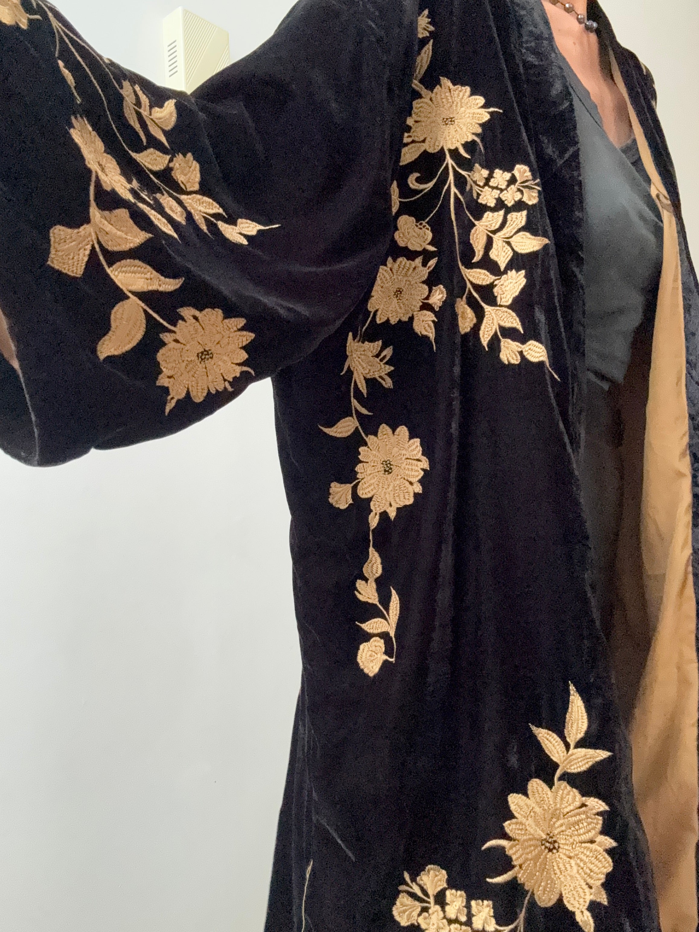 Kendra Embroidered Floral Velvet Kimono | Kimonos
