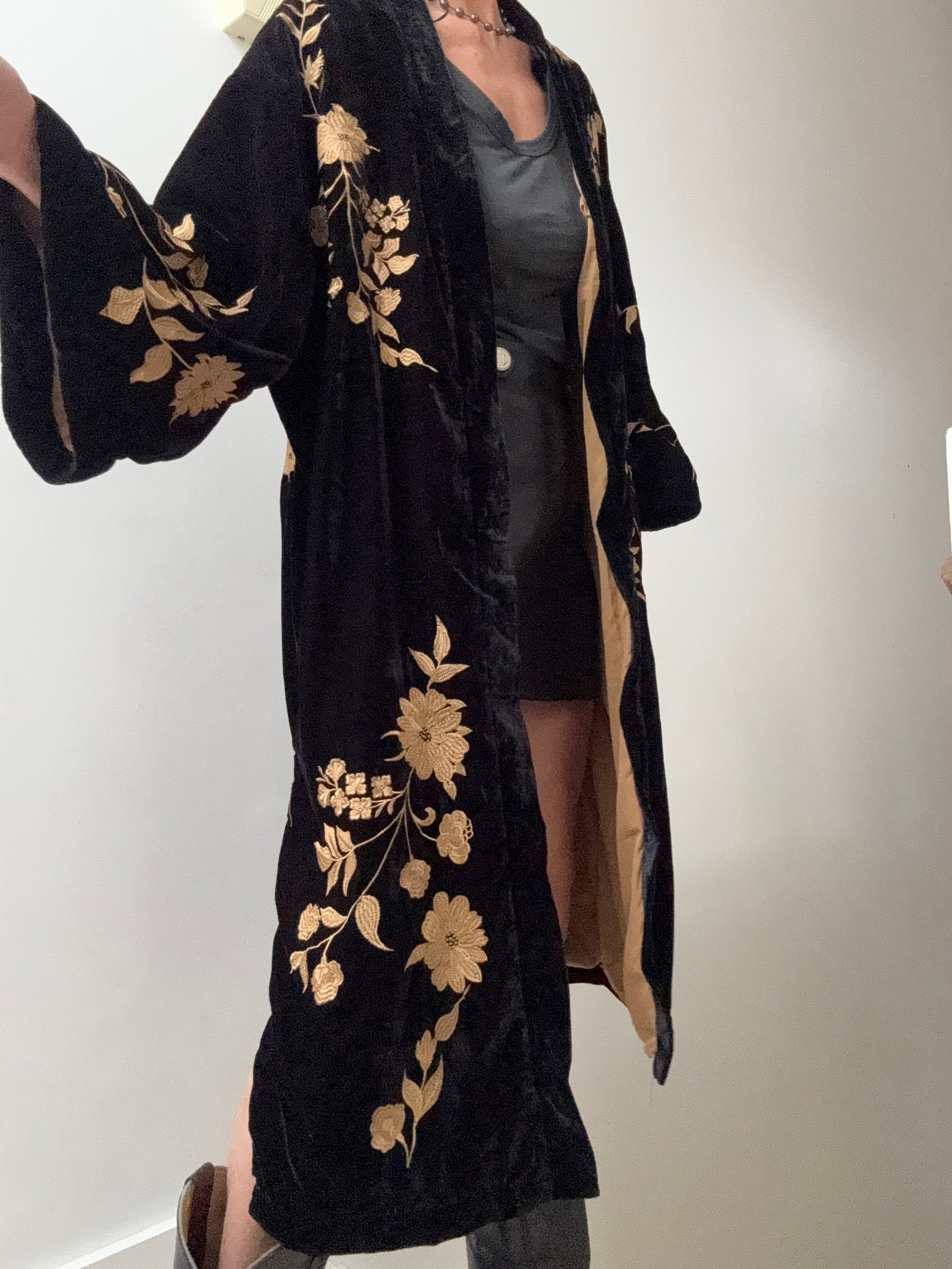 Kendra Embroidered Floral Velvet Kimono | Kimonos