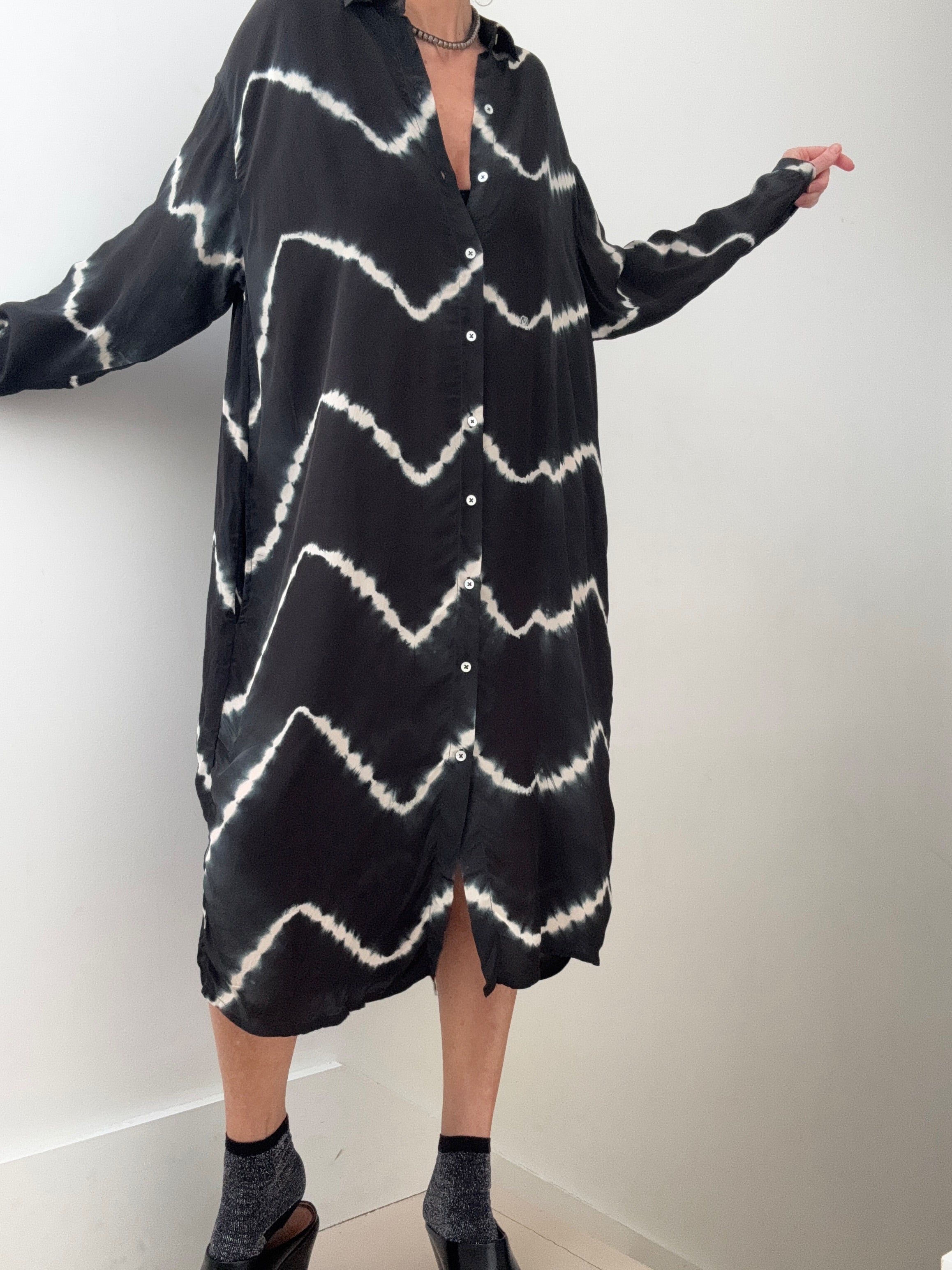Nous Antwerp Dresses Florence Shirtdress Black Tiedye