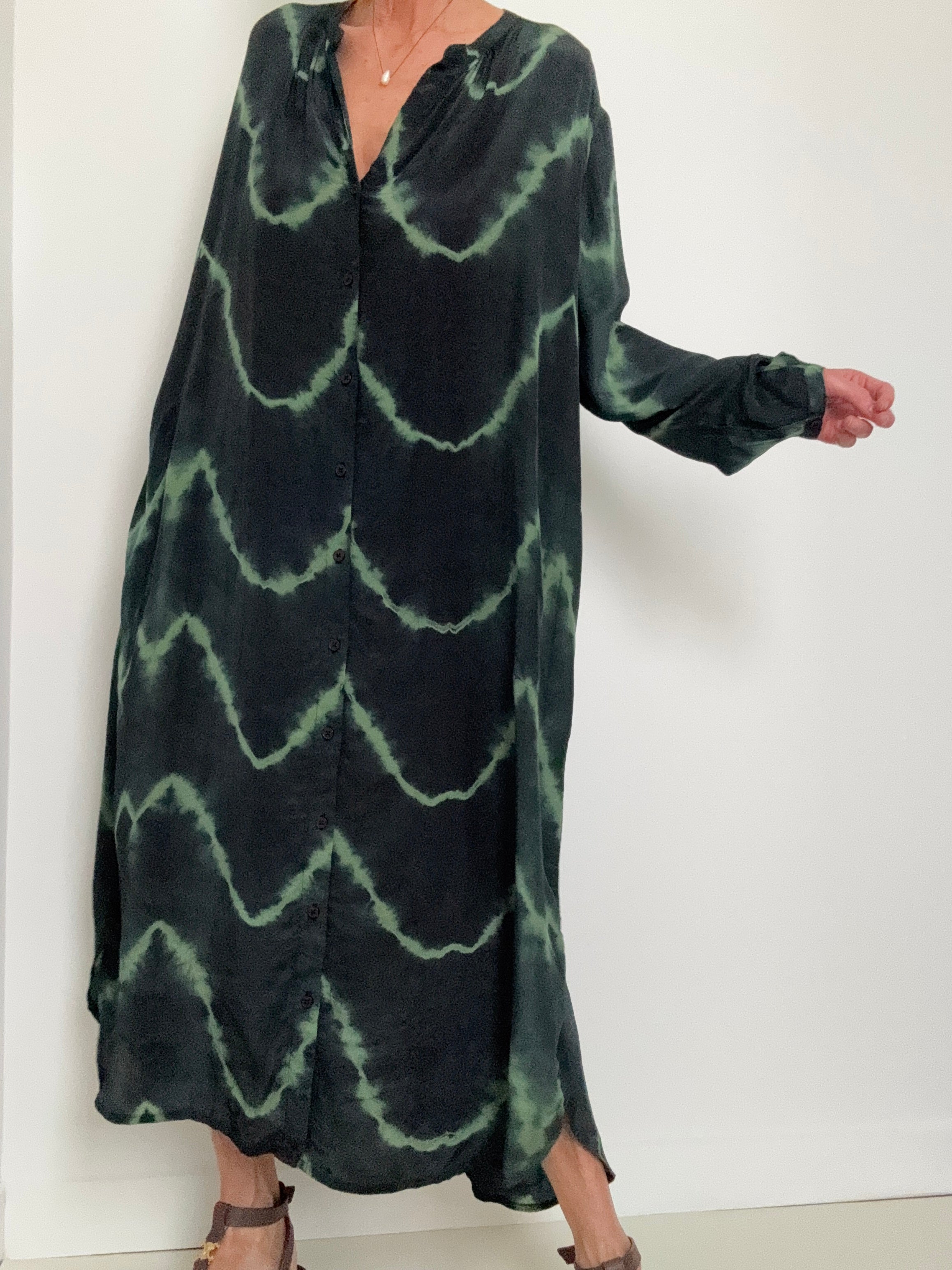 Nous Antwerp Lea Dress Green Shot | Dresses