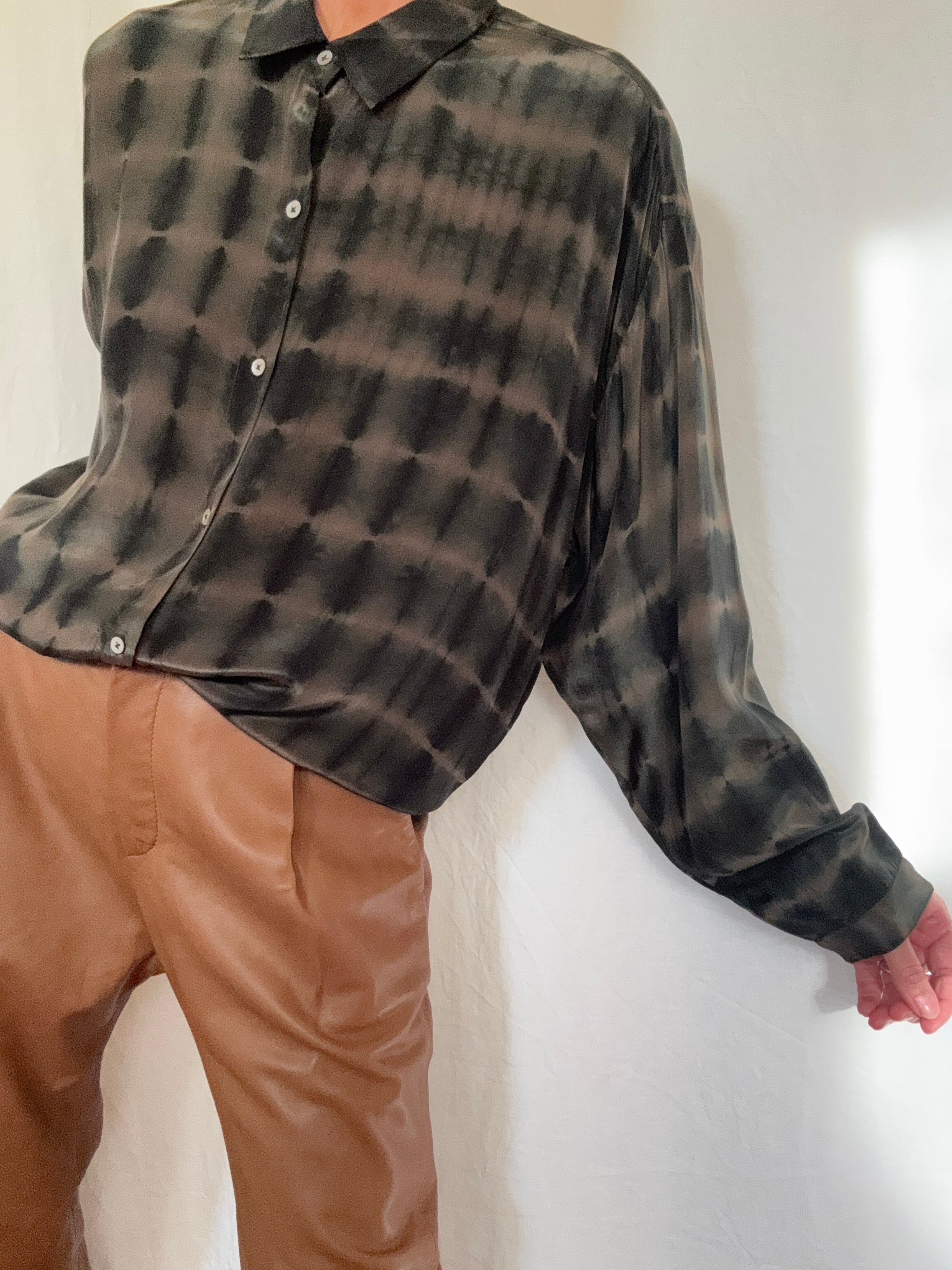 Nous Antwerp Shirts Meganne Blouse Khaki Tiedye