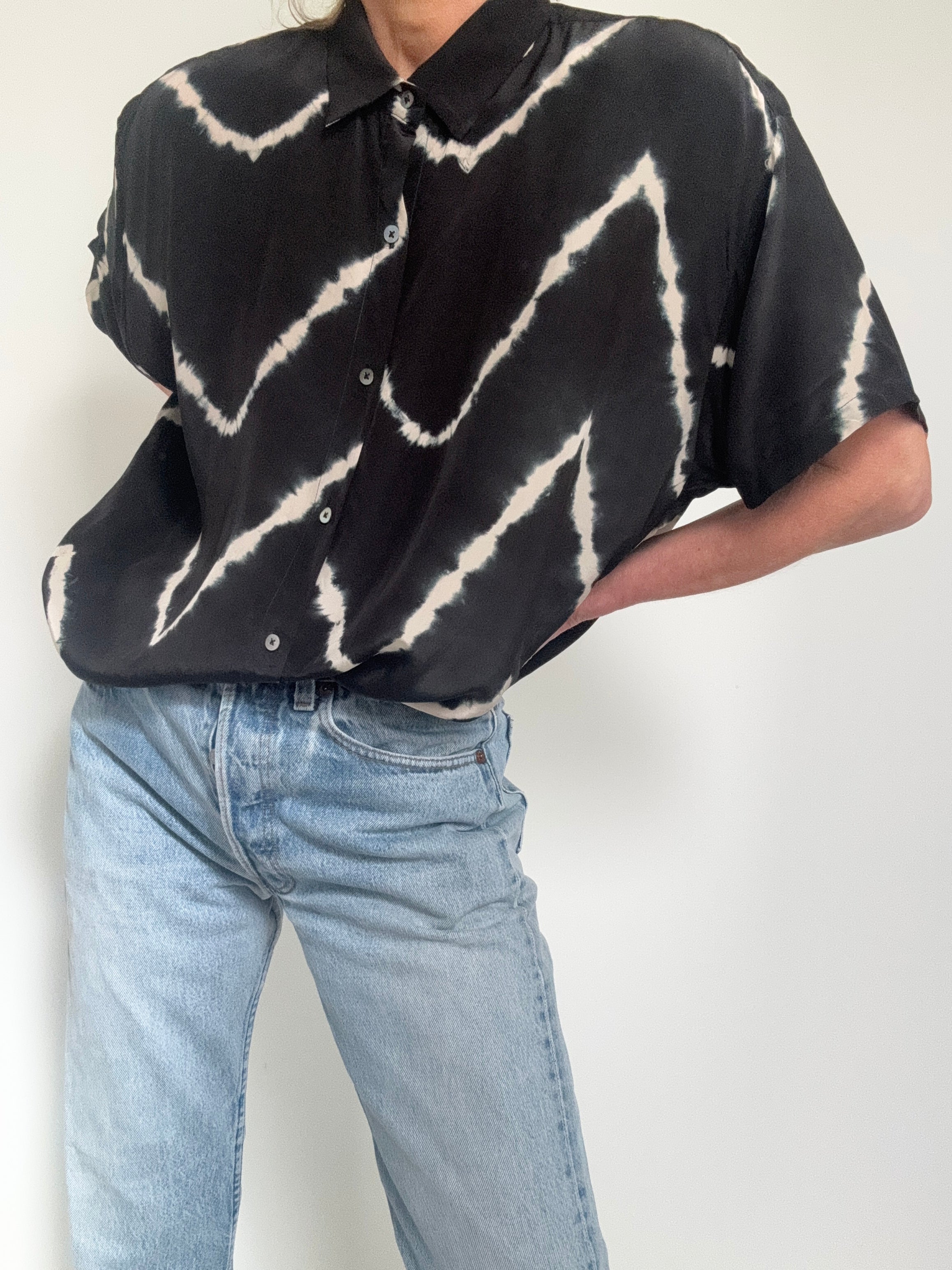 Nous Antwerp Shirts Stella Silk Shirt Black Tiedye