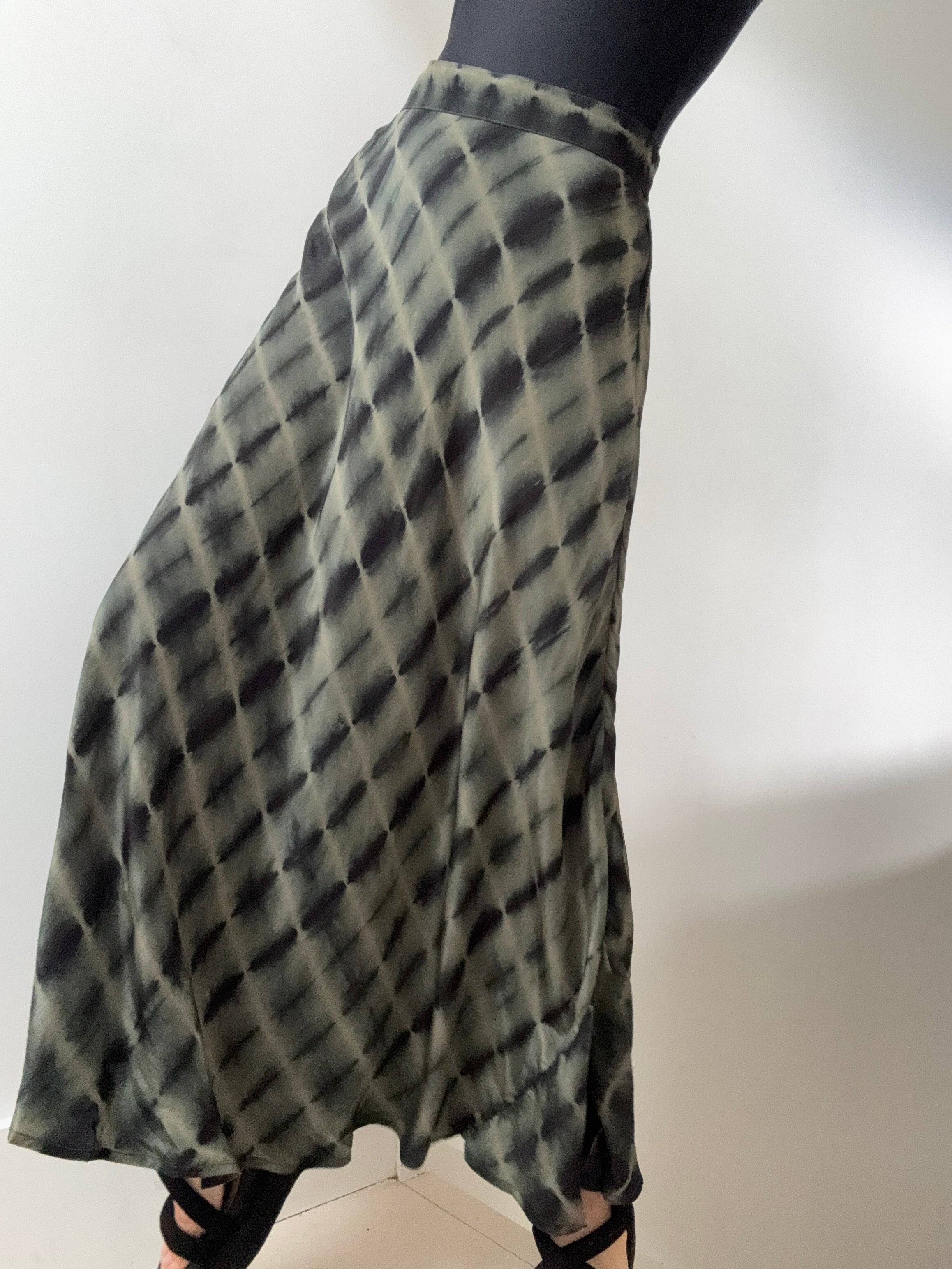 Nous Antwerp Skirts Silk Cezanne Skirt Tie Dye Khaki