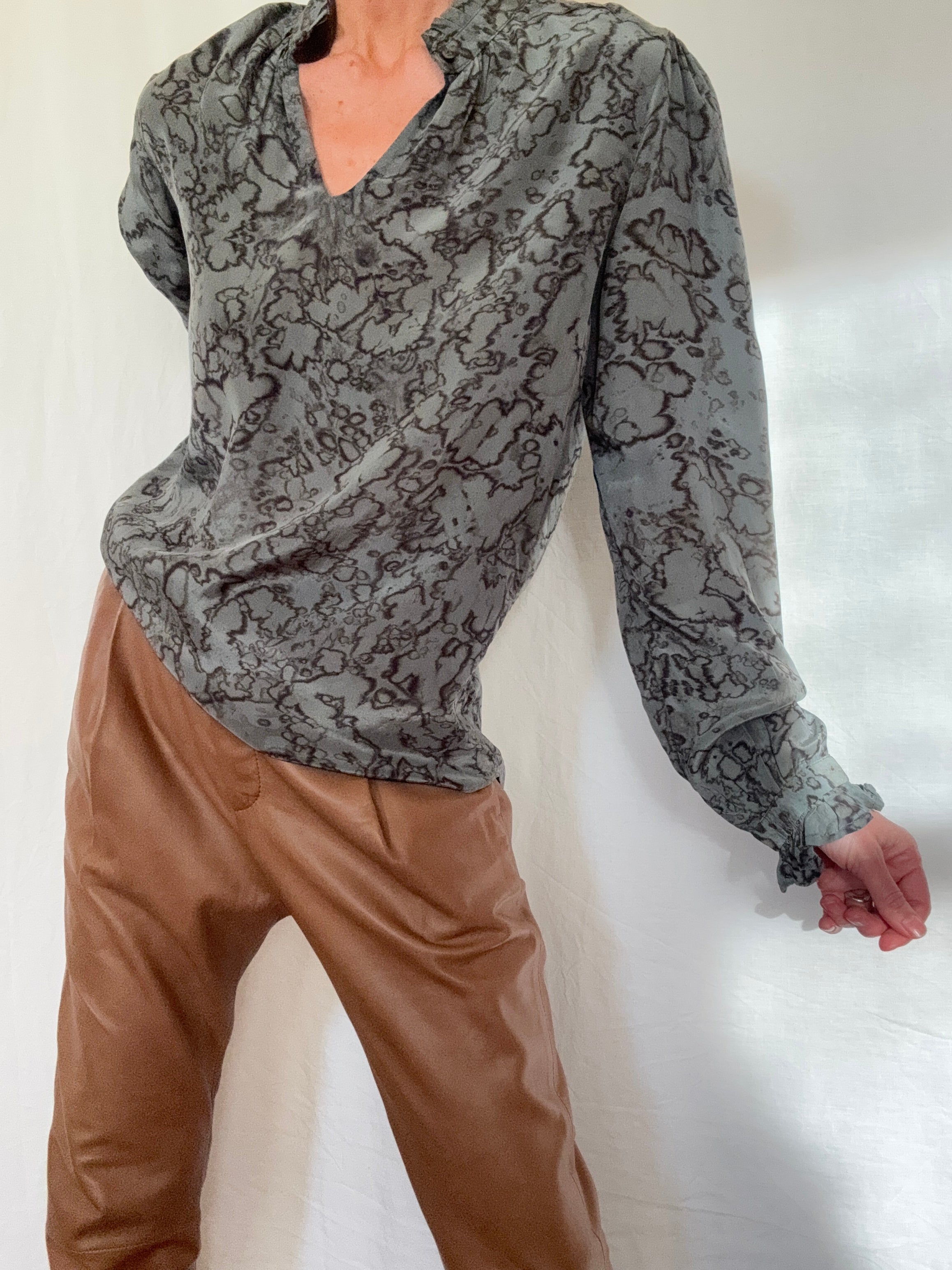 Project AJ 117 Blouses Glory Blouse Grey Marble