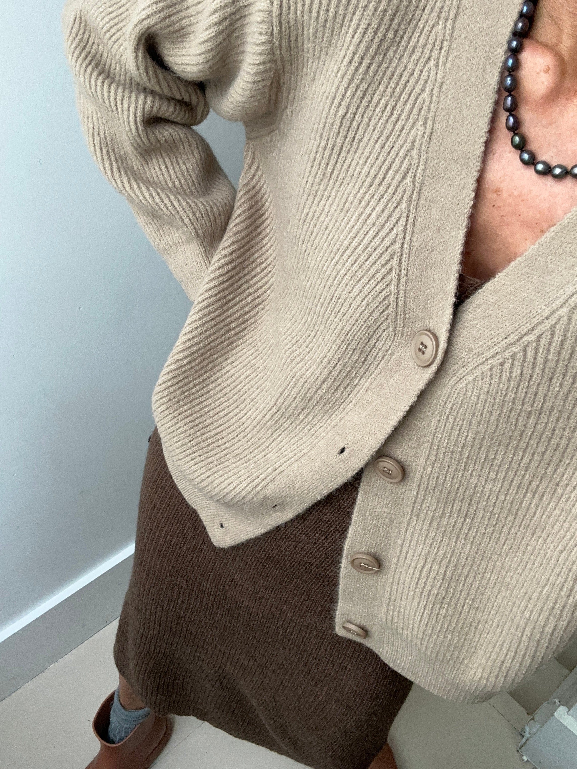 Future Nomads Cardigans One Size Classic Ribbed Cardigan Fawn