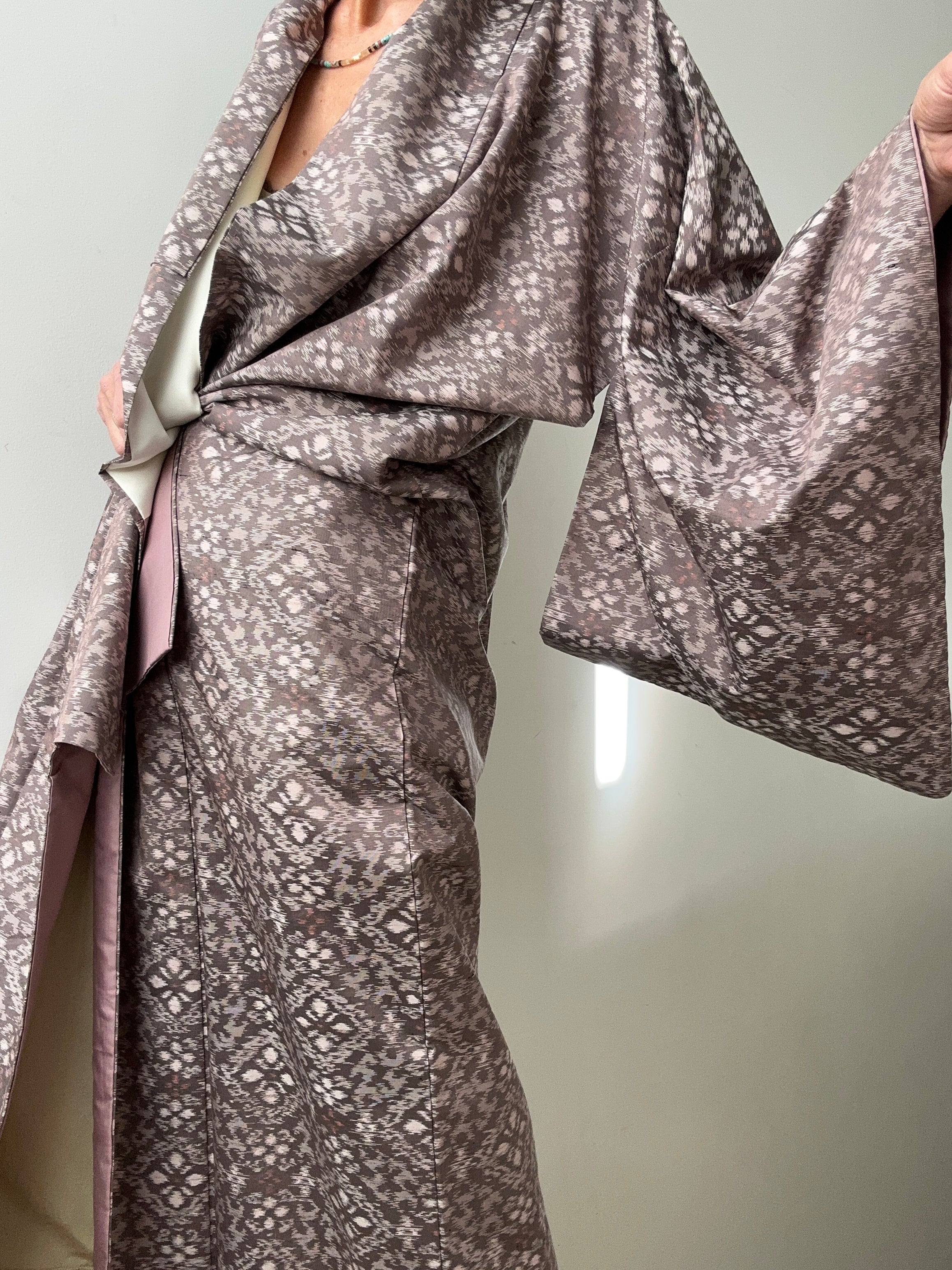 Future Nomads Kimonos Free Size Mauve Ikat silk Vintage Kimono