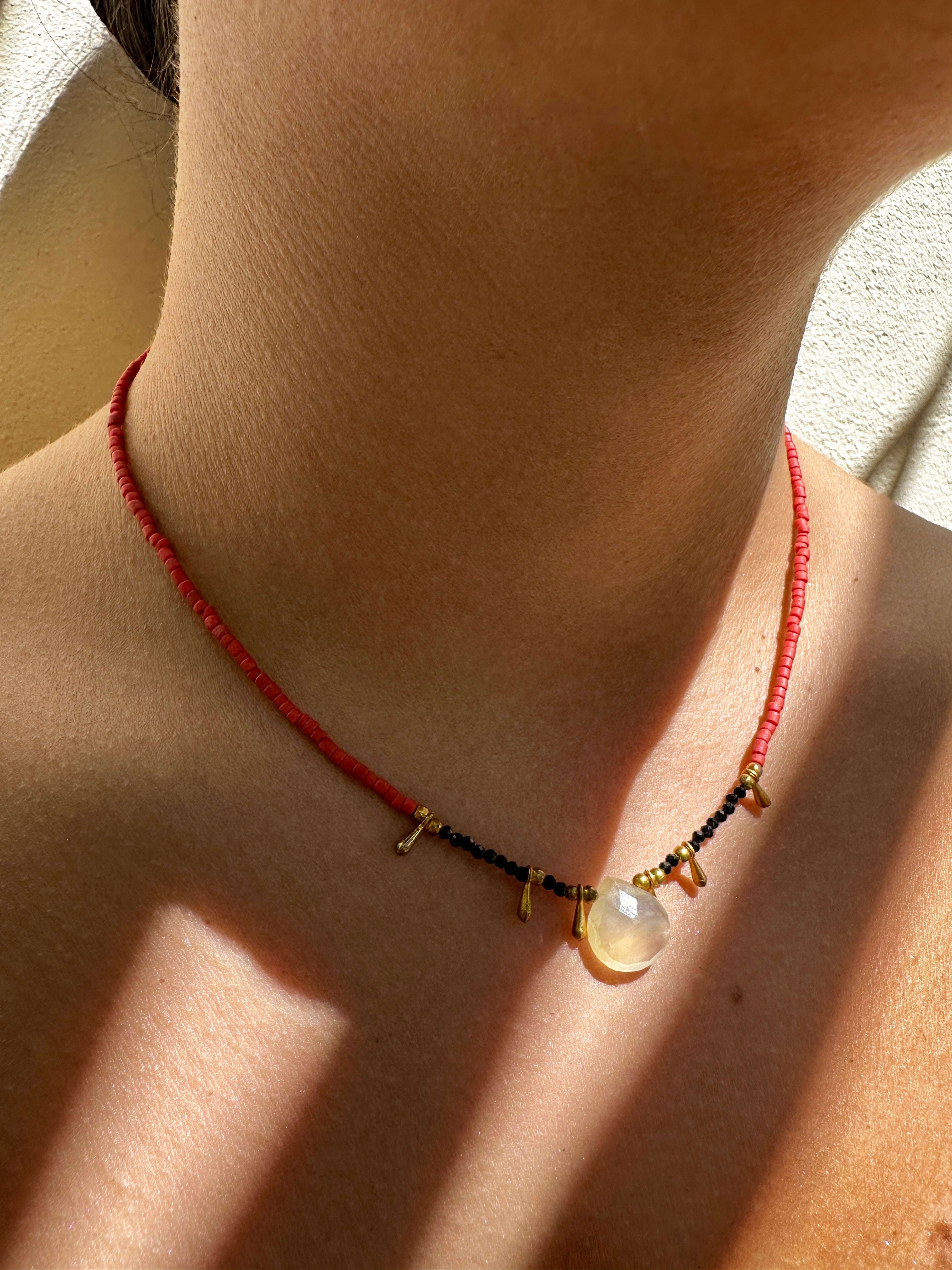 Future Nomads Necklaces Red Choker