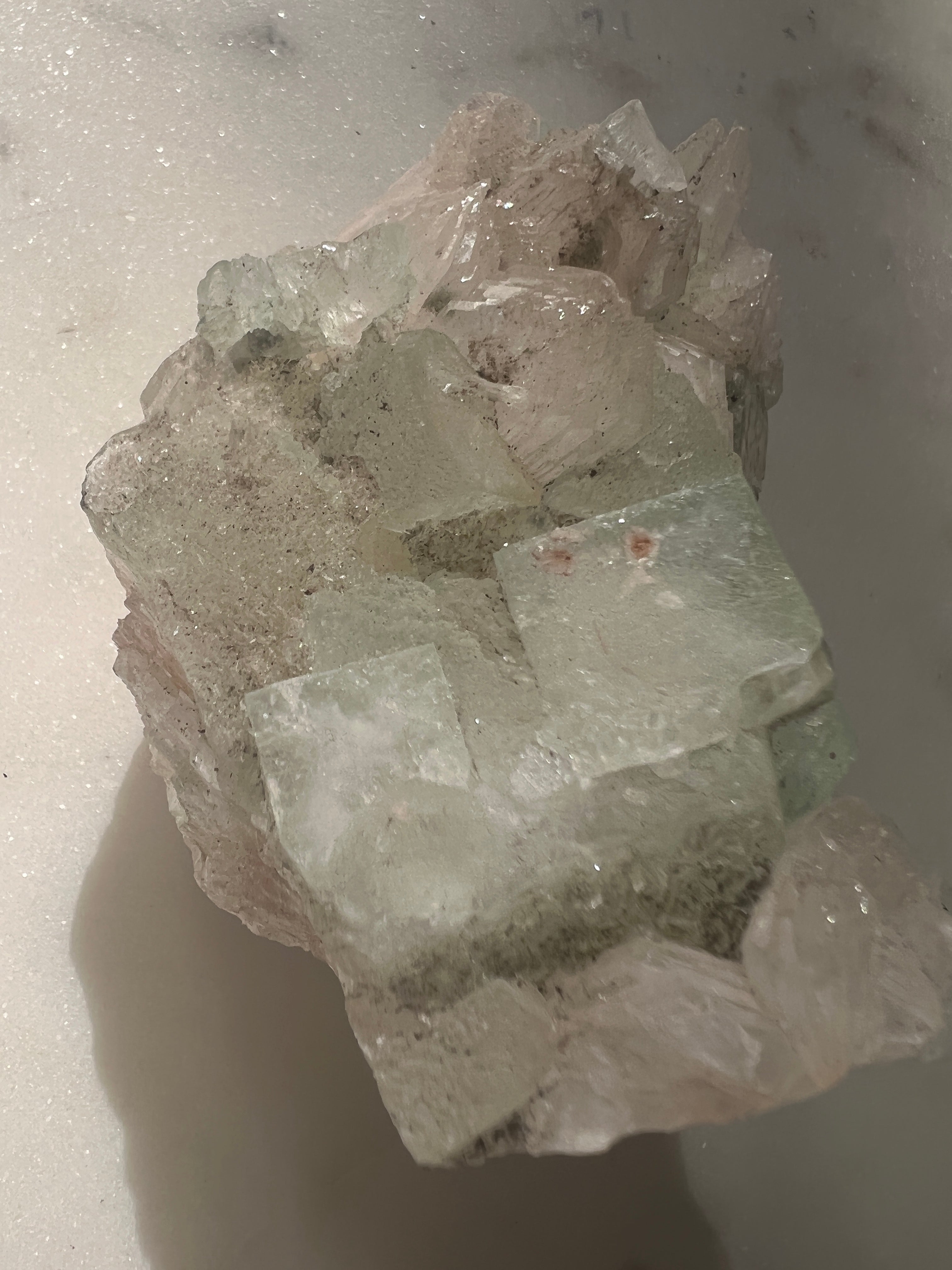 Not specified Crystals Green, White, Pink Zeolite 13
