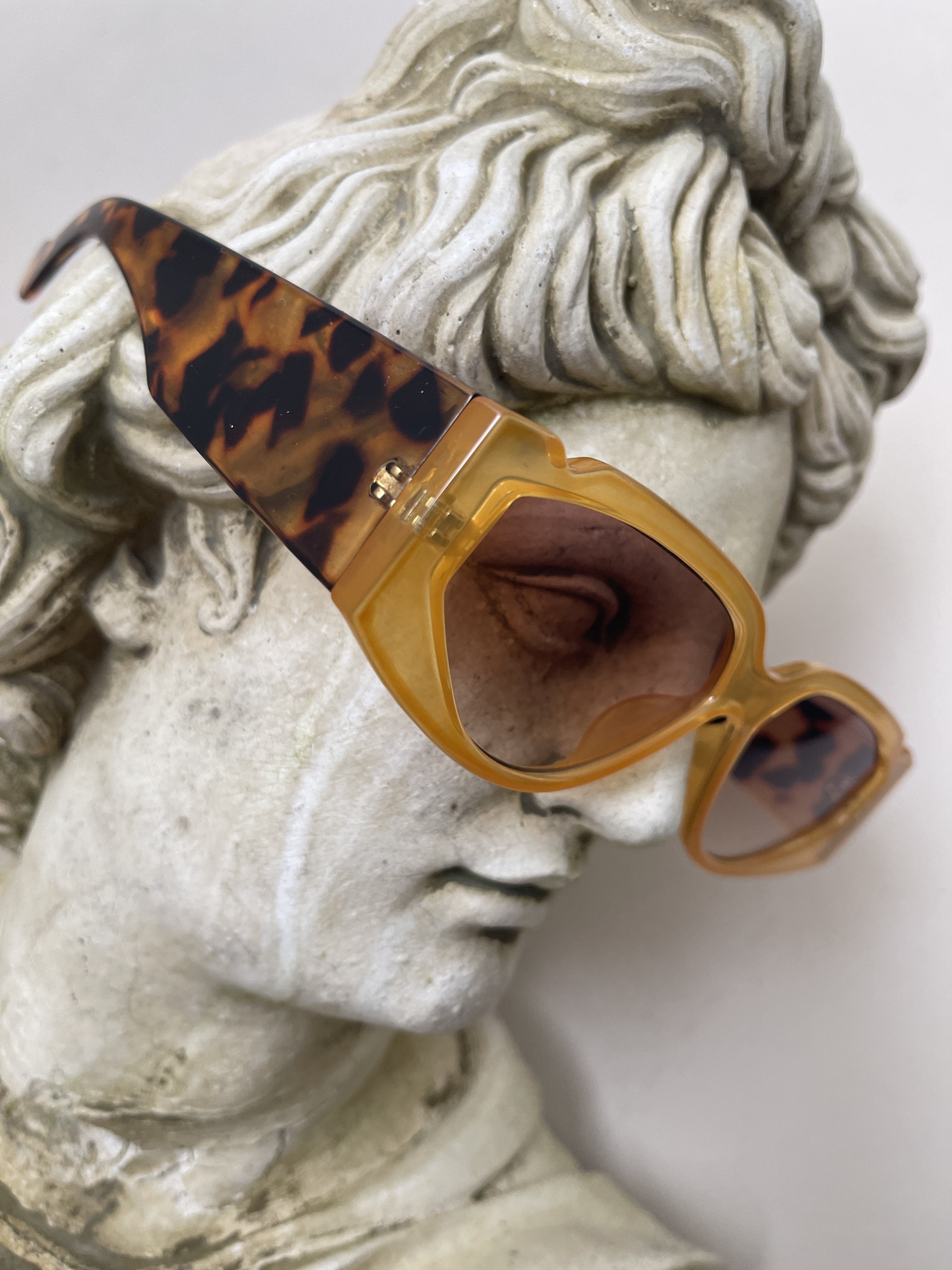 Tortoise Side Glasses | Sunglasses